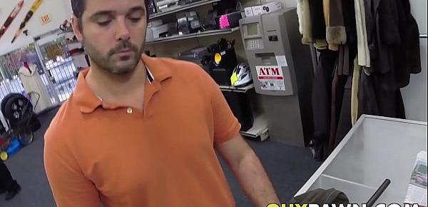  Pawnee rides cock to avoid walking out of the shop broke